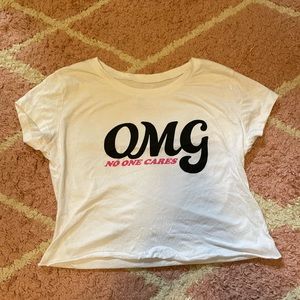 Omg no one cares cropped tee